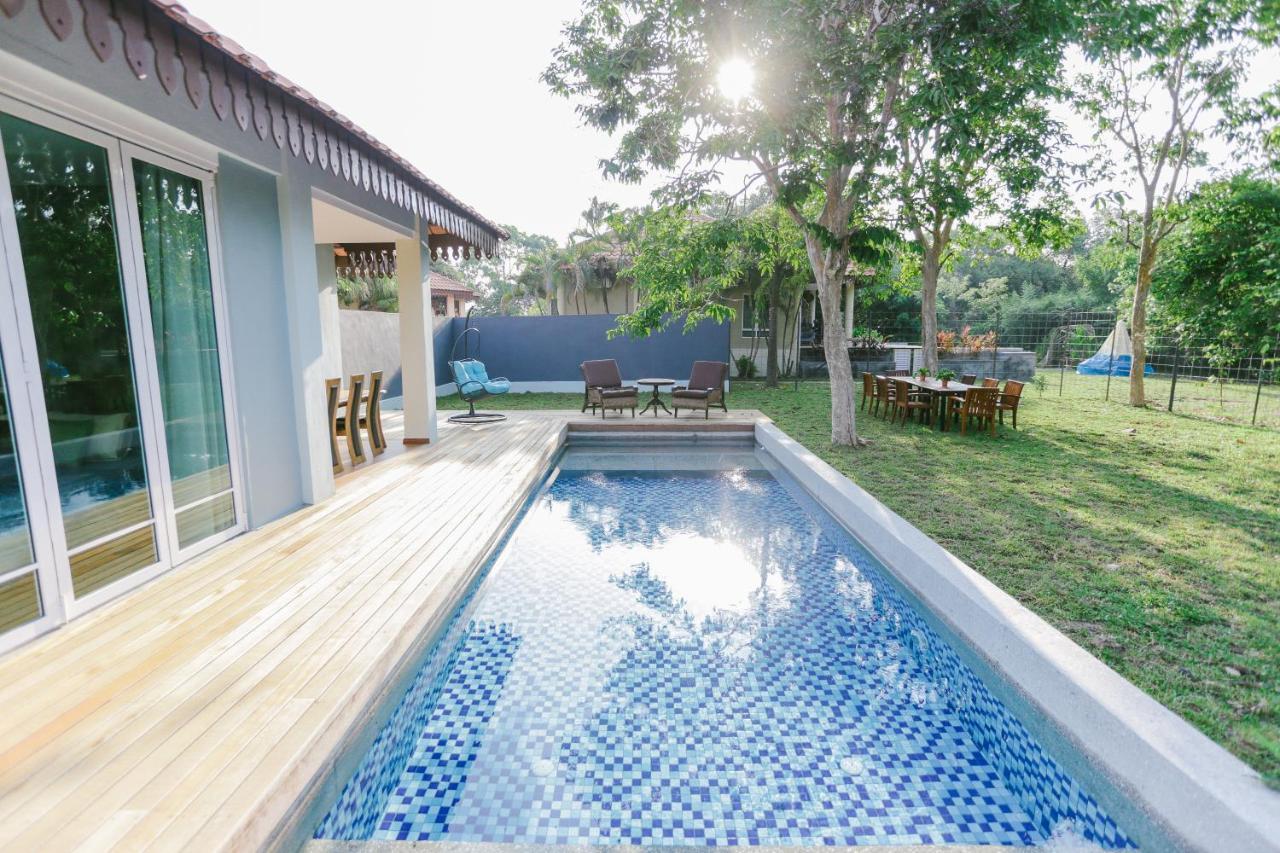 Royale Riviera Resort Private Pool Villas Пантай-Сенанг Экстерьер фото