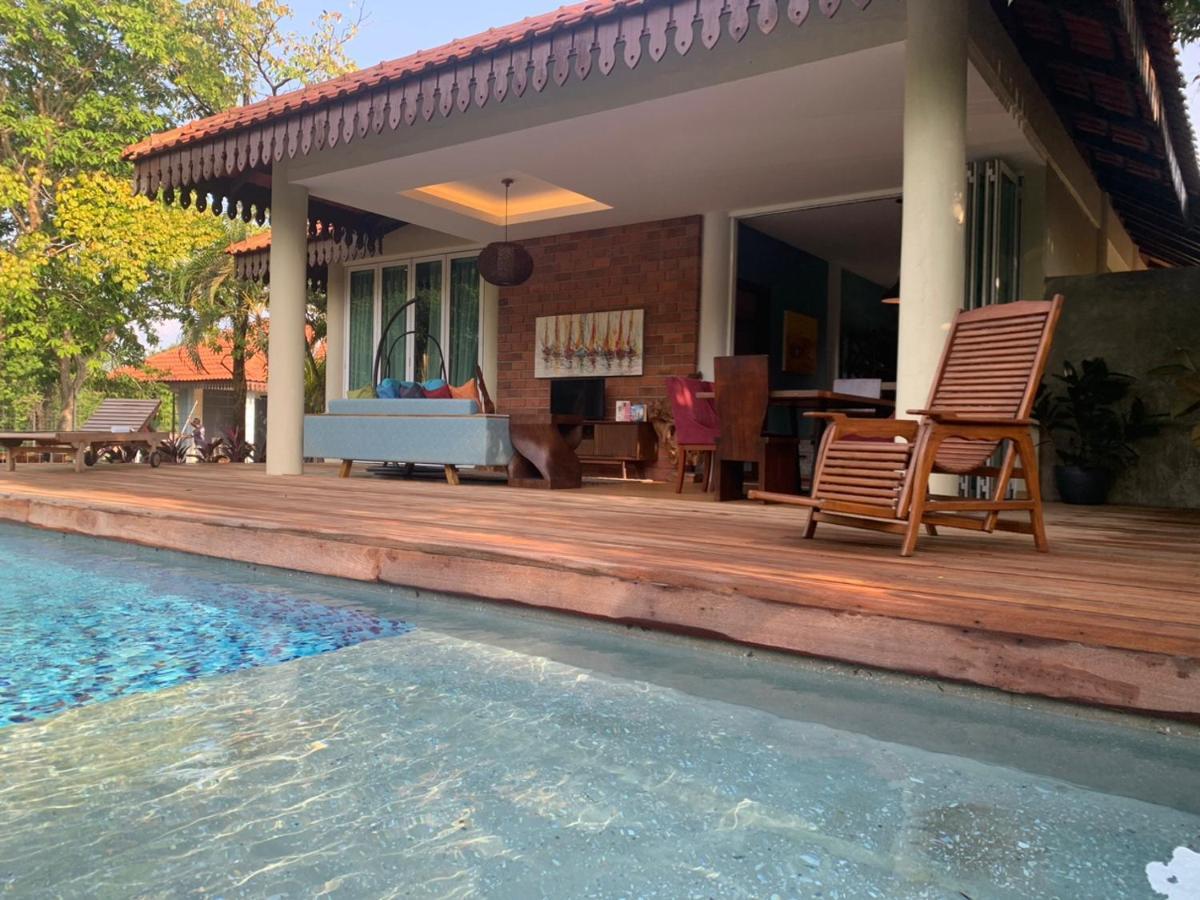 Royale Riviera Resort Private Pool Villas Пантай-Сенанг Экстерьер фото