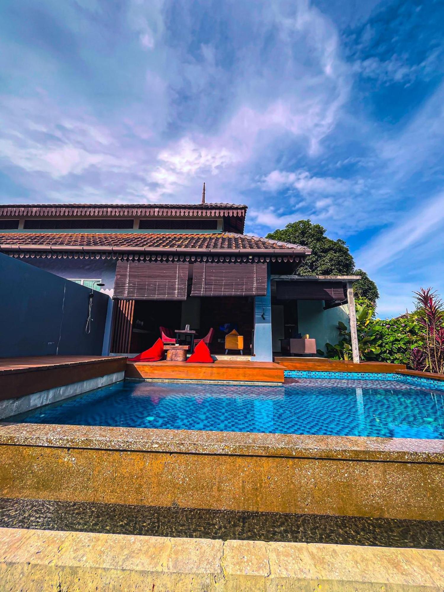 Royale Riviera Resort Private Pool Villas Пантай-Сенанг Экстерьер фото